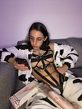 Watch Poison_Ivy_29 live on EroticFlix - High definition streams