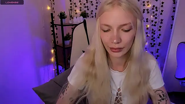 AnyaTaylor_ webcam