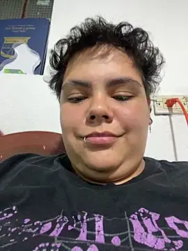 Hailey_Curvy webcam