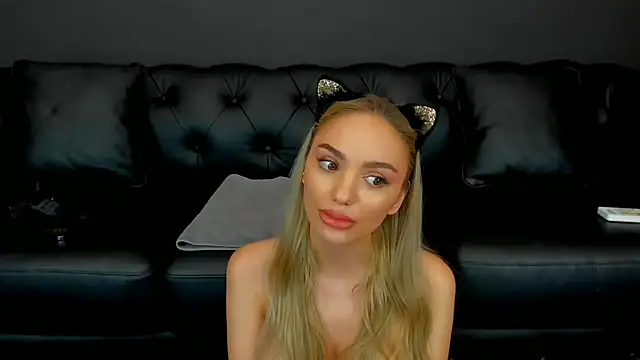 HaleySweet18 webcam