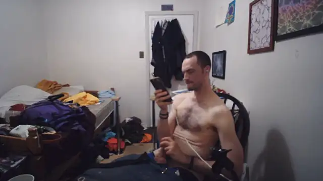 JohnnyMoves webcam