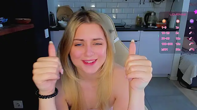 blonde_kellyy webcam