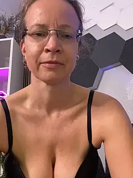 annikarose - AnnikaRose's free webcam - UK Sex Cams