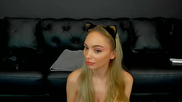 HaleySweet18 webcam