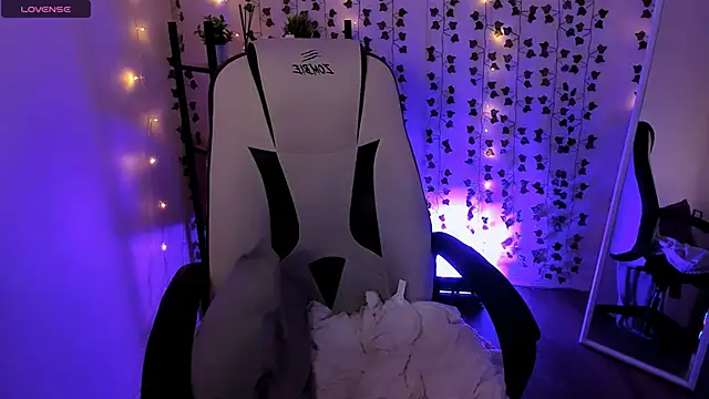 AnyaTaylor_ webcam