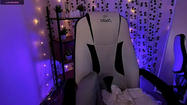 AnyaTaylor_ webcam