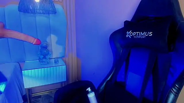 Watch noa_moon live on EroticFlix - High definition streams