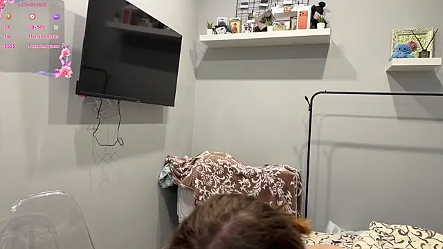 selena_favn webcam