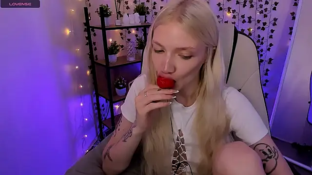 AnyaTaylor_ webcam