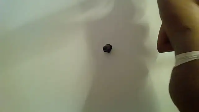 Yours_little_secret webcam