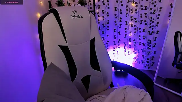 AnyaTaylor_ webcam