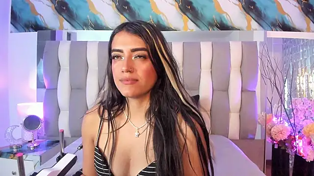 Watch IsaDiiaz live on EroticFlix - High definition streams