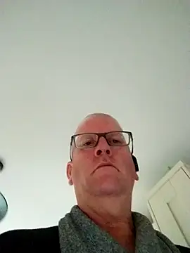 philm2001 - PhilM2001's free webcam - UK Sex Cams