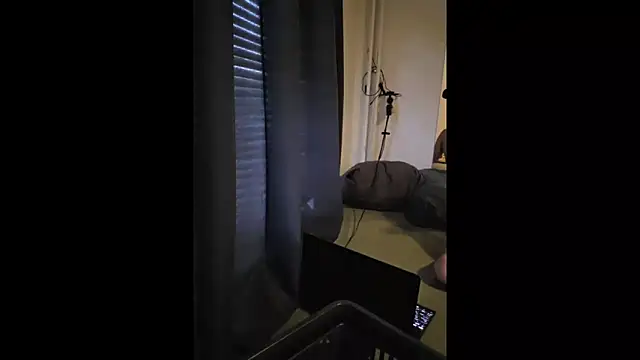 ashleyandtommy1 (G young) - help us upgrade the room