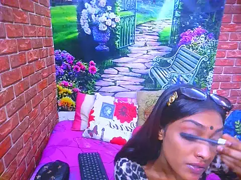 IndianPretty14u2Luv webcam