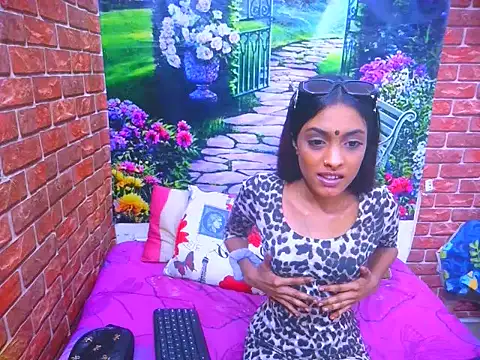 IndianPretty14u2Luv webcam