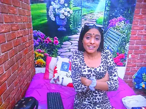 IndianPretty14u2Luv webcam