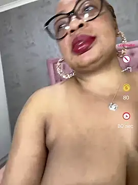 VixenRoyaleX live cam on StripChat