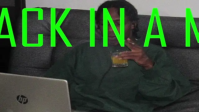 Larry-n-clouds webcam