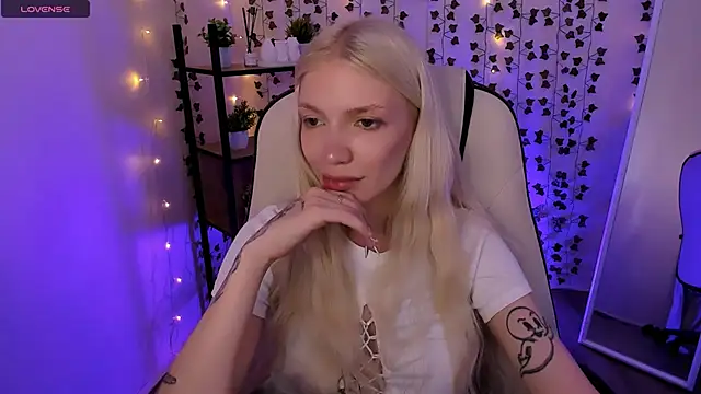AnyaTaylor_ webcam