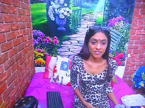 IndianPretty14u2Luv webcam