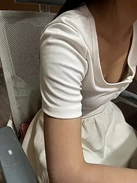 Mina048 webcam