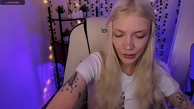 AnyaTaylor_ webcam