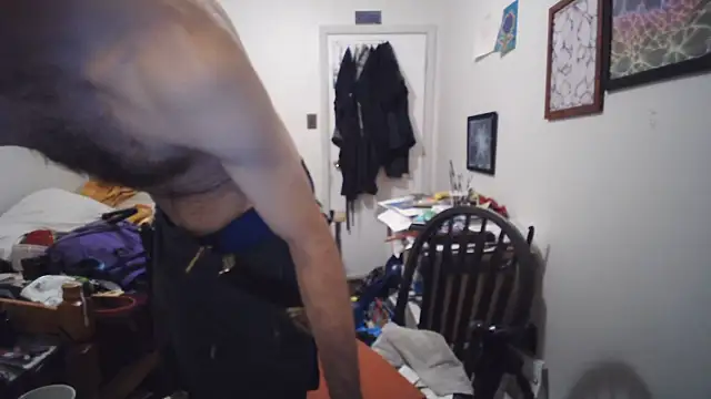JohnnyMoves webcam