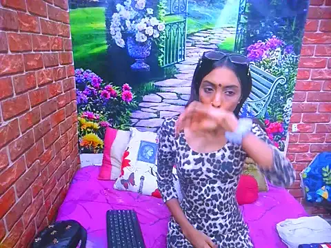 IndianPretty14u2Luv webcam