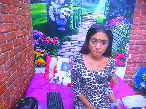 IndianPretty14u2Luv webcam