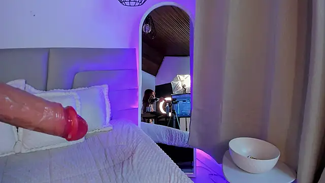 Watch Nicole_Brown1126 live on EroticFlix - High definition streams