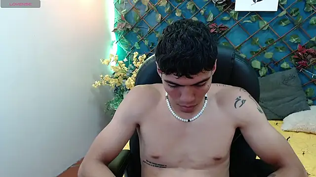 Hanx_Diincel live cam on StripChat
