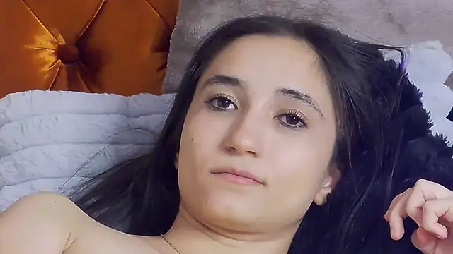CarolinaBlair live cam on StripChat
