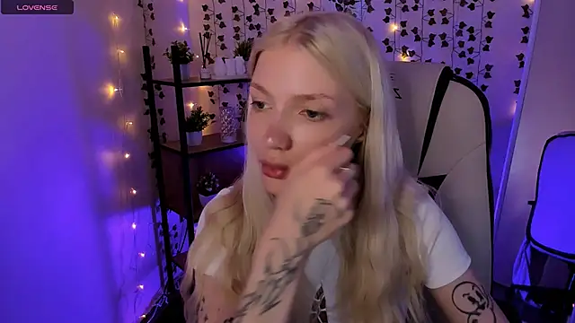 AnyaTaylor_ webcam