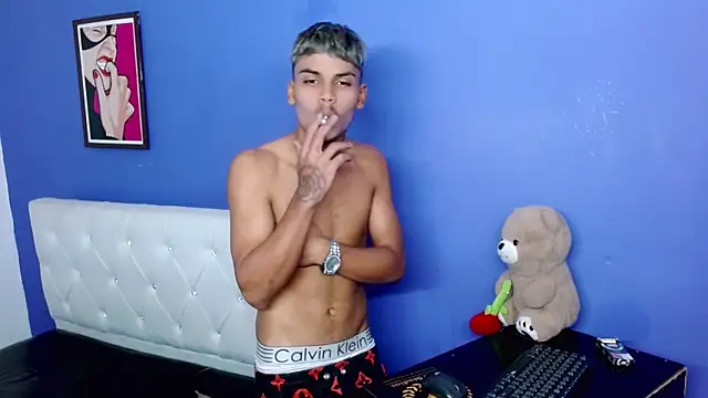 Angel_foxc13 webcam