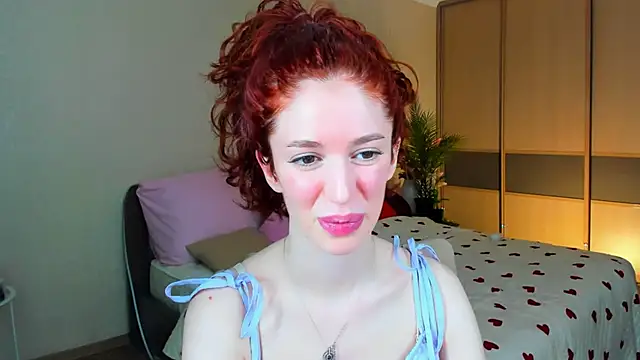 ChristinaConteeree webcam