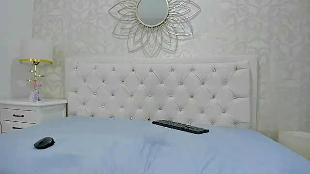 naia_cox webcam