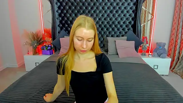 Alina_Blonde webcam