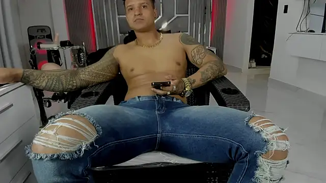 master_leather webcam