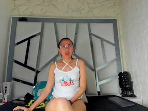 Lunahot68 webcam