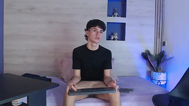 Logan_Steel webcam