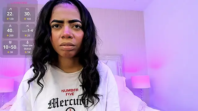 TyraKayne webcam