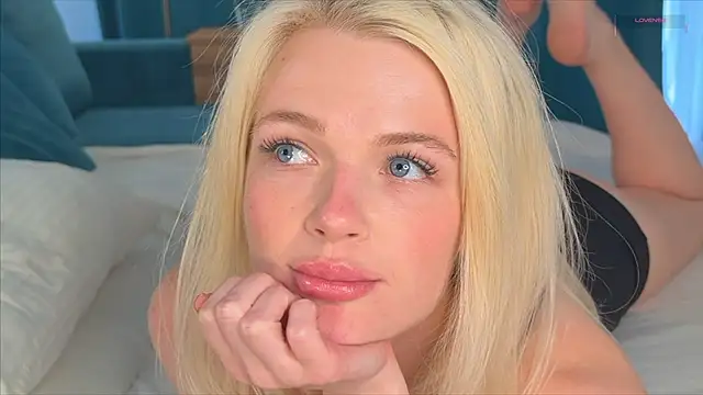 MilaDemies webcam