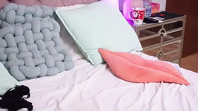JenniferLovve webcam