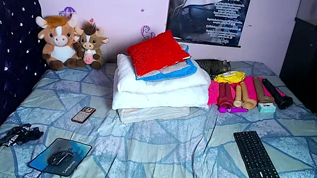 ShantalTsFox webcam