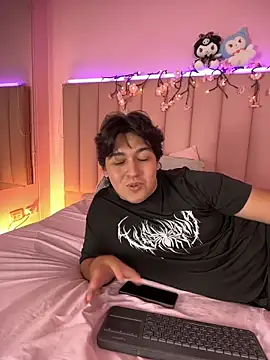 EmilyAndAndrew webcam