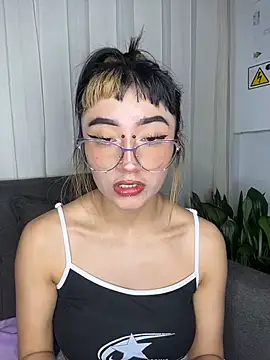baby_akuma webcam