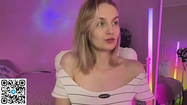 _Vikky_Moon_ webcam