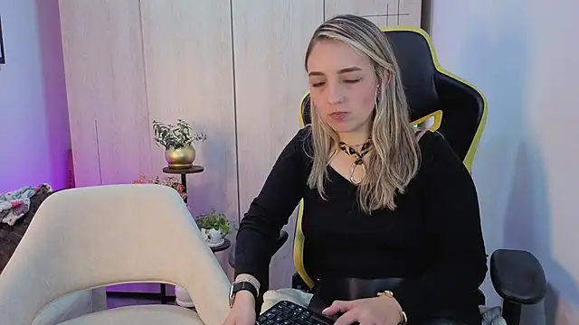 Miss_Annye webcam