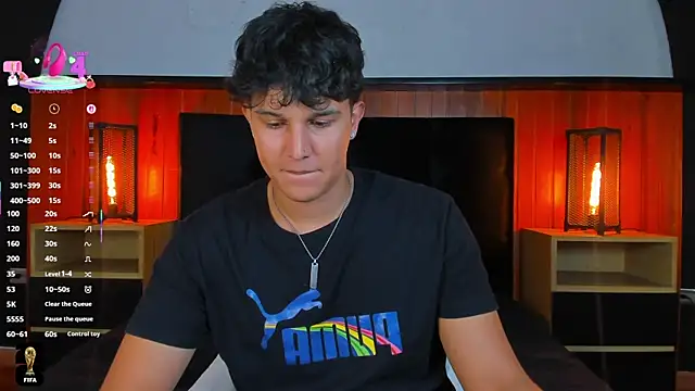 Leo_Savage_ webcam